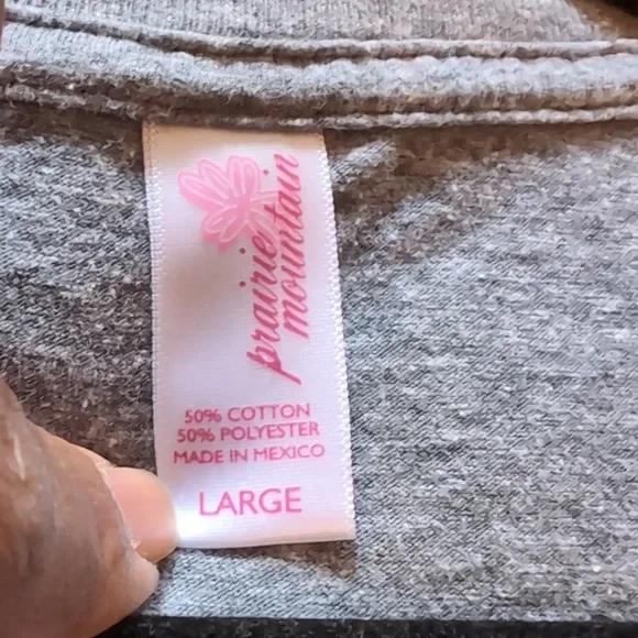 💵2/$10Bundle and Save💵 Prairie Mountain| Grey T-shirt With Blue Bear Print - Picture 7 of 8